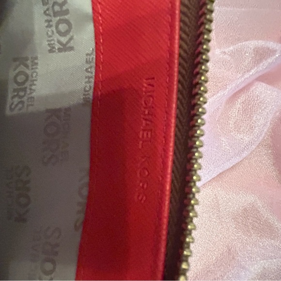 Michael Kors Tan Leather Wristlet/Wallet. - Picture 7 of 12